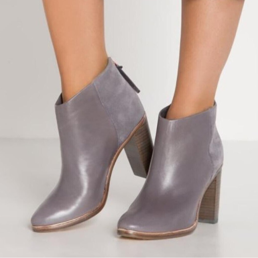 Ted Baker Lorca 3 Leather Block-Heel Ankle Booties Sz 7